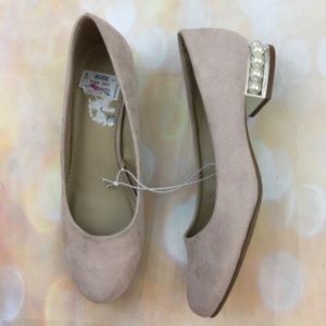 NWOT Madeline Stuart faux blush pink pearl flats